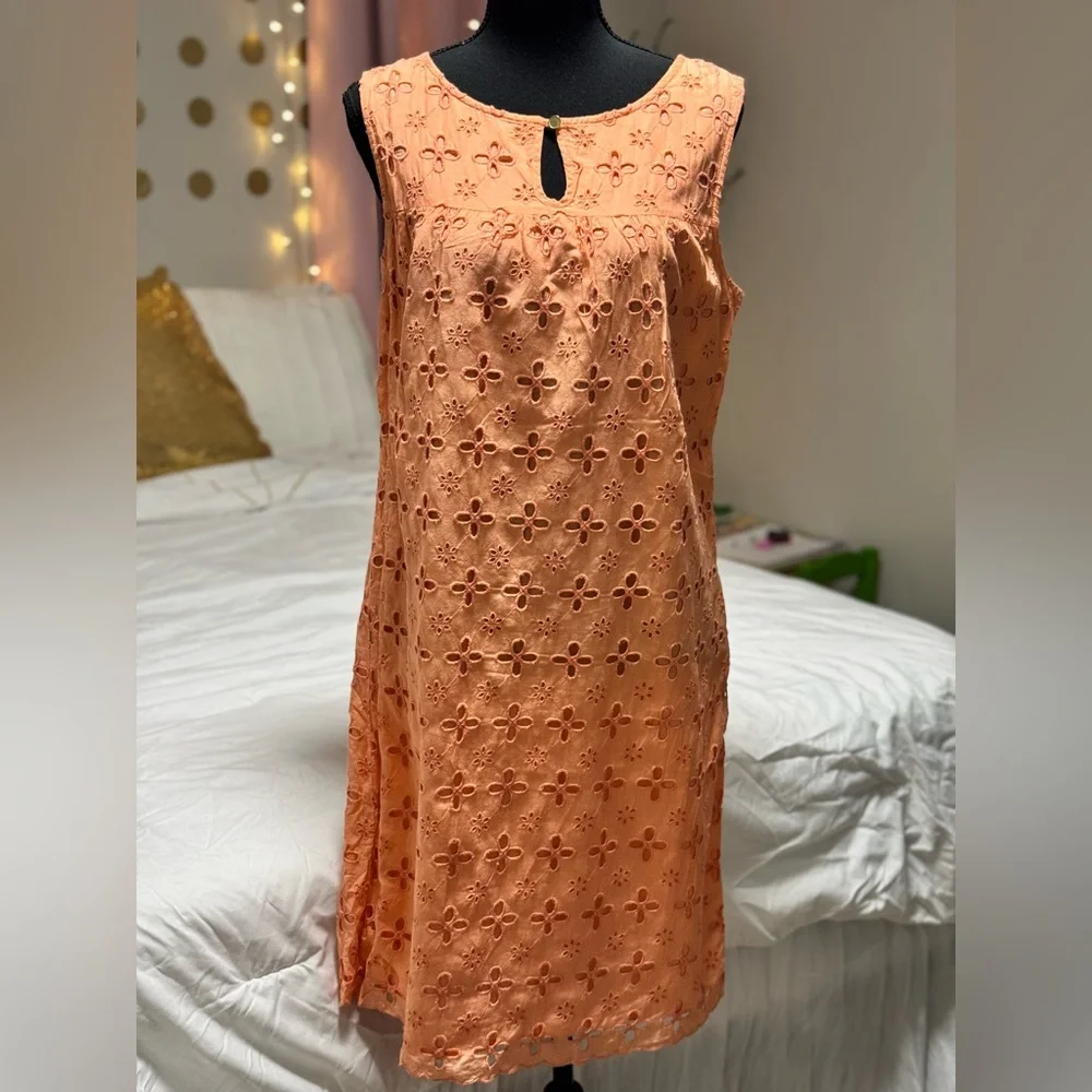 Lands’ End Canvas Peach Eyelet Dress – Sleeveless Shift – Size 10 - Picture 2 of 7